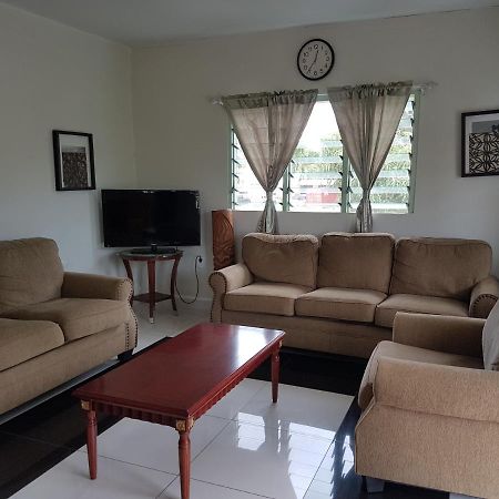 Malau Lodge Nuku'alofa Bagian luar foto