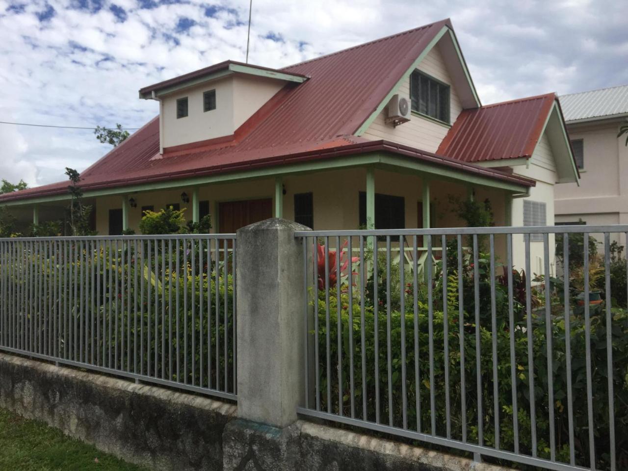 Malau Lodge Nuku'alofa Bagian luar foto